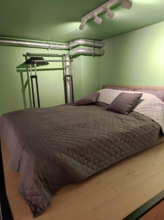 Airport Apartment